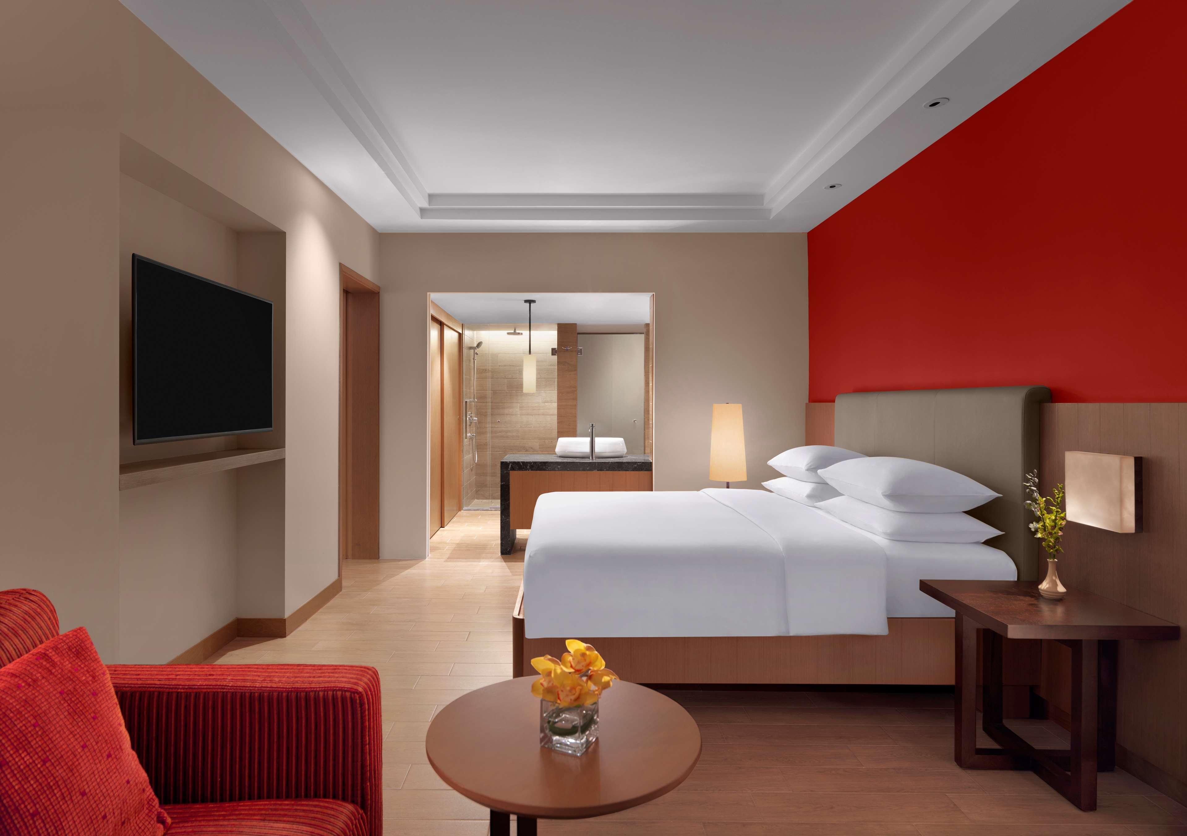 Hyatt Regency Kuantan Resort Exterior foto A room at the hotel